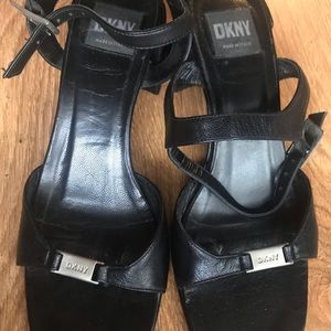 DKNY leather Sandals Made in Italy size 5.5